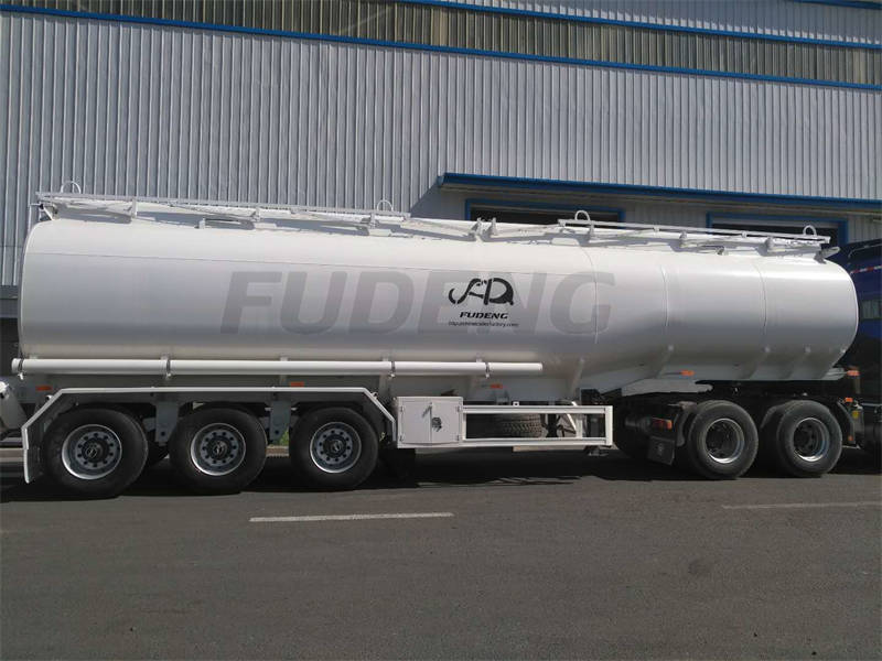 3 axle oil tanker trailer