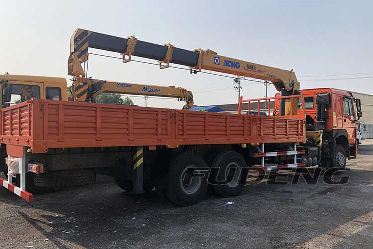 mounted-crane-truck