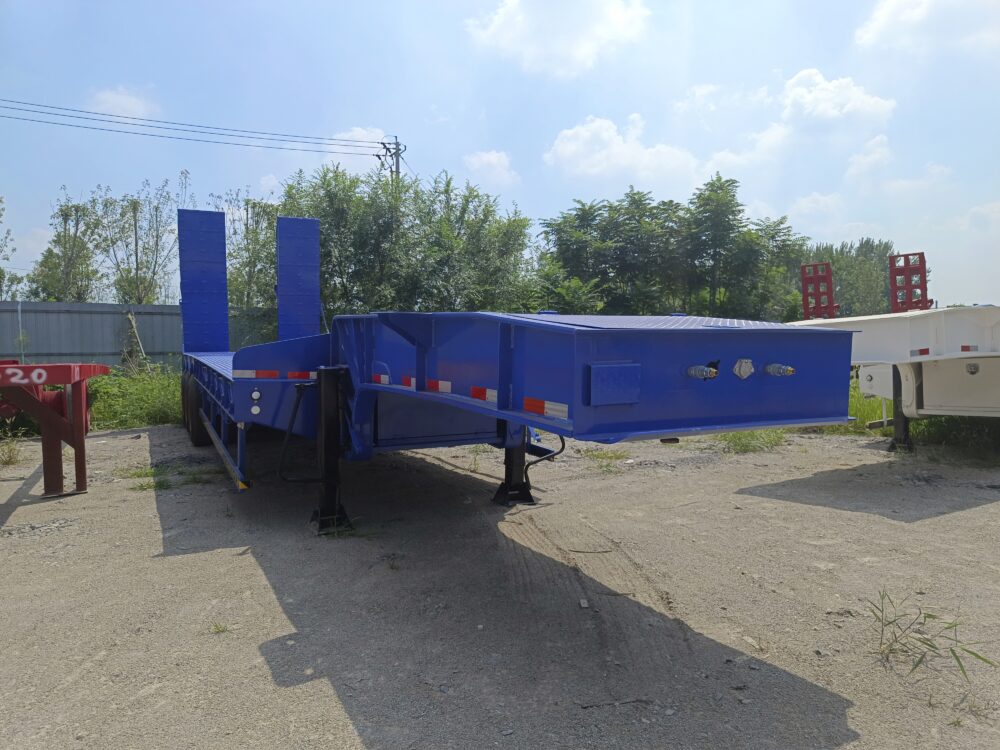 3 axle high quality lowbed trailer（2）